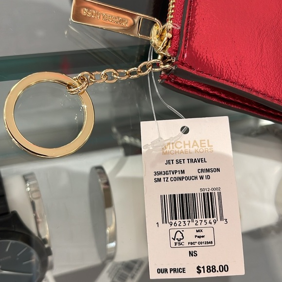 MICHAEL KORS
Jet Set Travel Small Top Zip Coin Pouch With ID Keychain
Crimsn
NWT - Picture 12 of 16